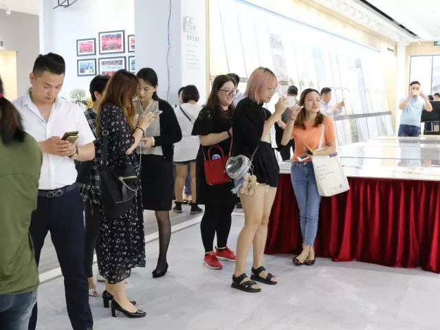 設想未來丨將軍企業(yè)2018新品發(fā)布會暨《夢想的空間》中國年度室內(nèi)設計競賽沙龍發(fā)布會圓滿召開！
(圖13)